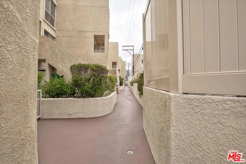 108 W Maple Street 27, Glendale, California 91204 home-pic-27